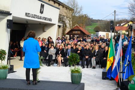 Otvoritev v Mirni Peci (23)